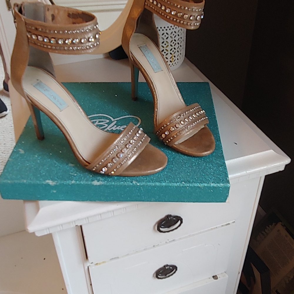 Betsey Johnson Blue Rhinestone Stilletos Sz9